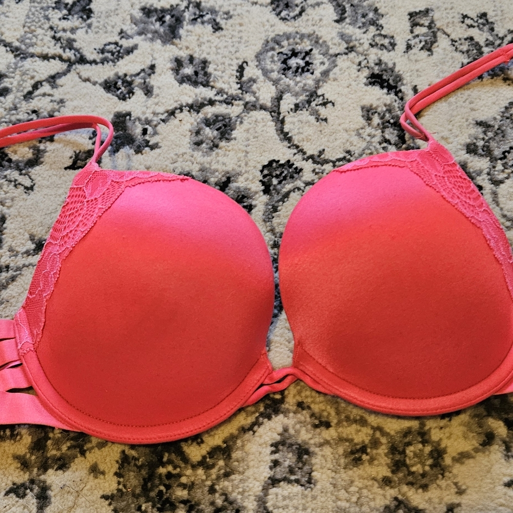 Women's Pink Lace Bra